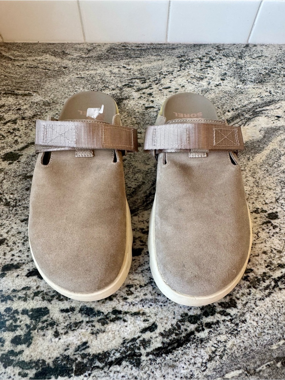 Sorel Women's Viibe Clog in Omega Taupe. Size 9. VGUC.